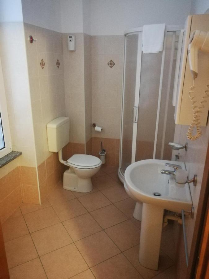 Albergo Della Stazione Cairo Montenotte Pokoj fotografie