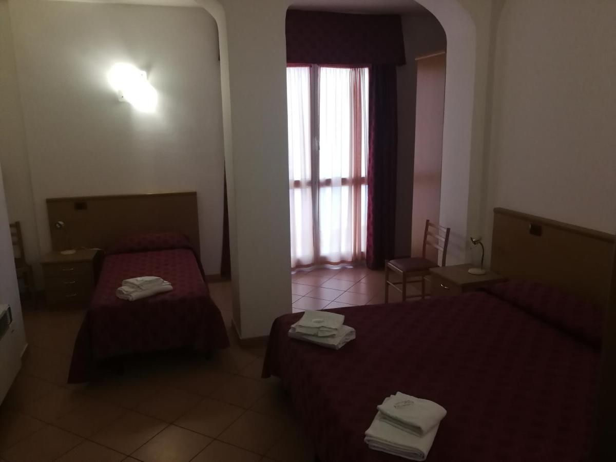 Albergo Della Stazione Cairo Montenotte Pokoj fotografie