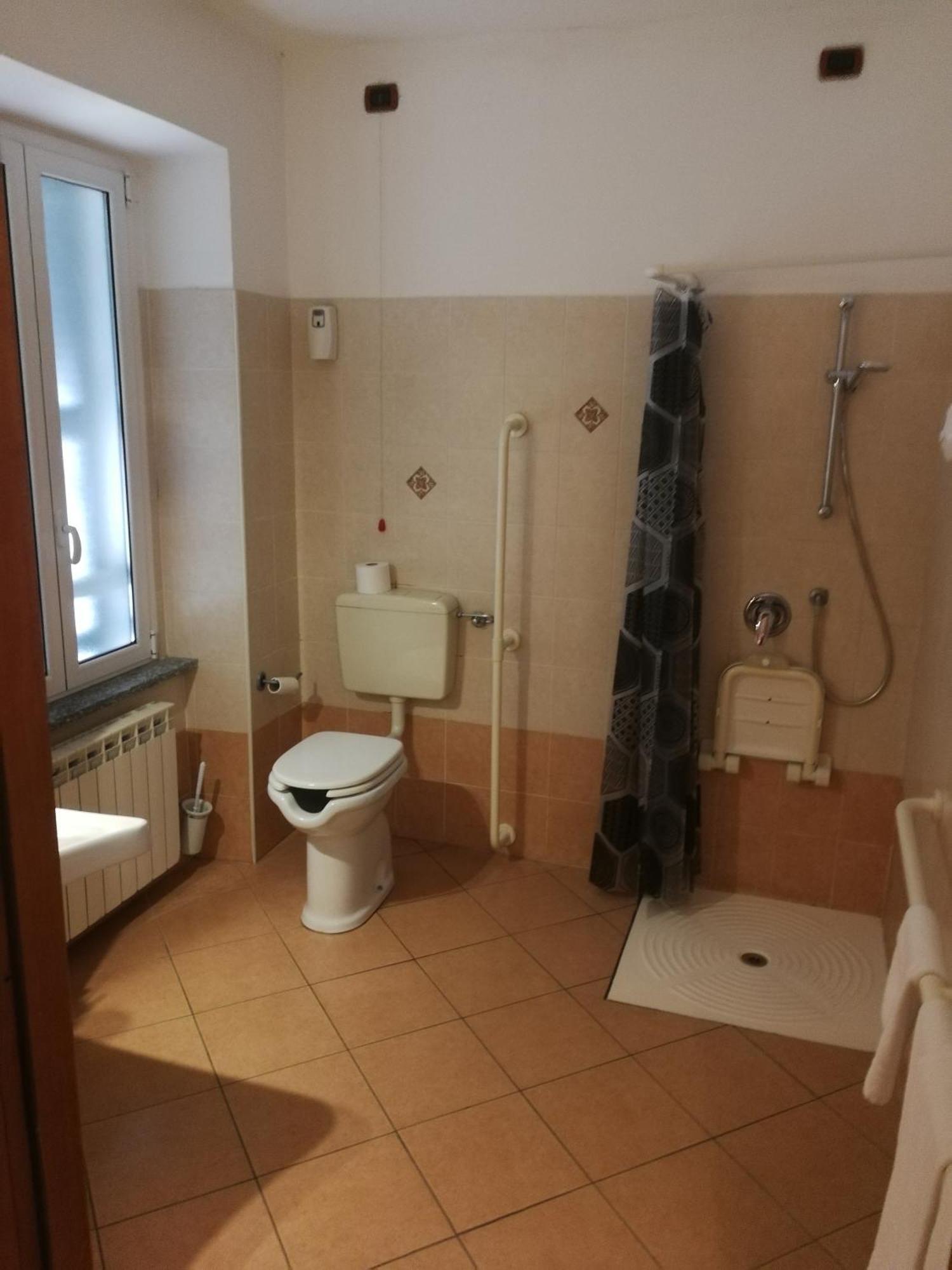 Albergo Della Stazione Cairo Montenotte Pokoj fotografie
